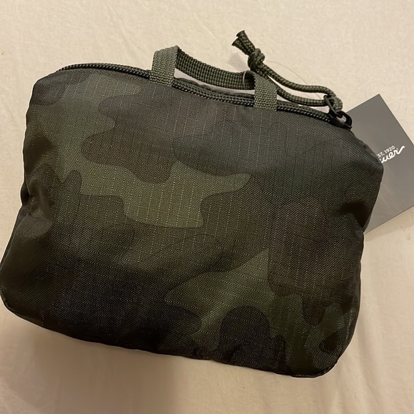 NWT Fanny Pack Bag - Picture 4 of 9